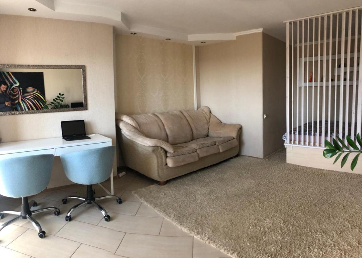 Cozy And Comfortable Apartment 체르카시 외부 사진