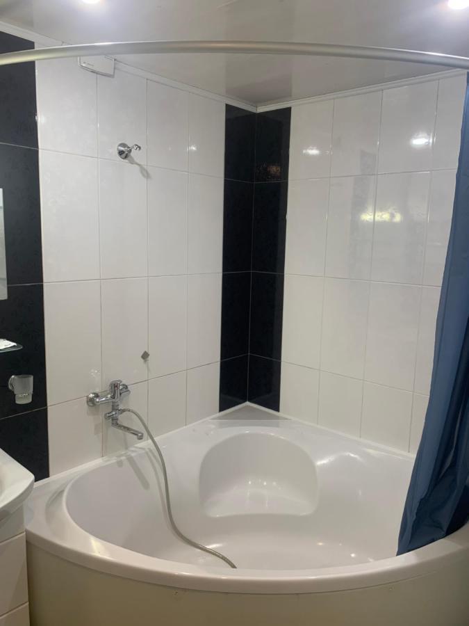 Cozy And Comfortable Apartment 체르카시 외부 사진