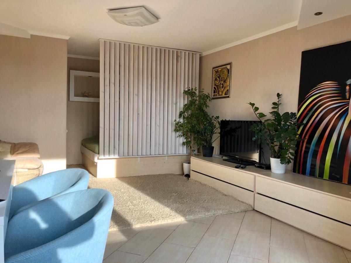 Cozy And Comfortable Apartment 체르카시 외부 사진